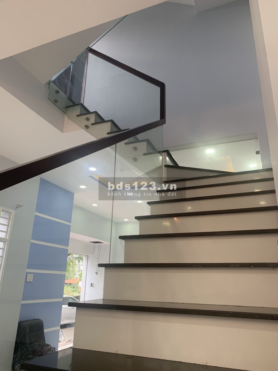 Chủ Nhà kẹt tiền cần bán gấp KDC Hồng Long Quốc lộ 13, TP Thủ Đức. liên hệ trực tiếp chủ nhà