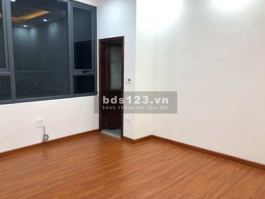 Bán nhà Đống Đa, kinh doanh đỉnh: 43m2, 5 tầng, mặt tiền 6 mét, Giá chỉ 13.5 Tỷ.