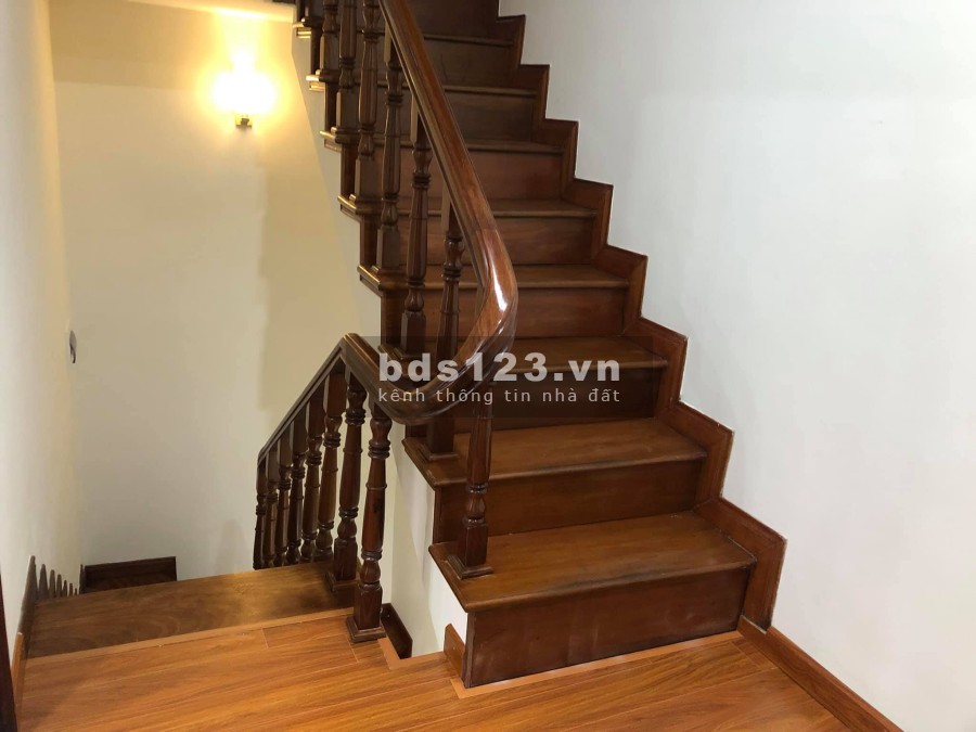 Bán nhà Đống Đa, kinh doanh đỉnh: 43m2, 5 tầng, mặt tiền 6 mét, Giá chỉ 13.5 Tỷ.