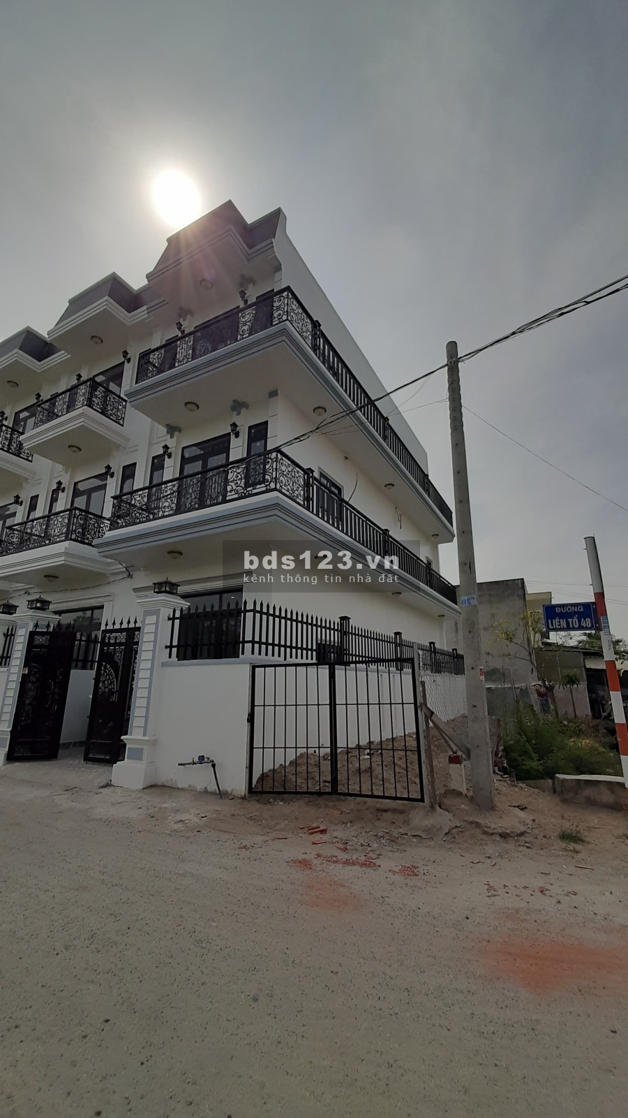 Bán nhà nguyên căn chính chủ, pháp lý rõ ràng hướng tốt, phong thuỷ tốt, góc 2 mặt tiền