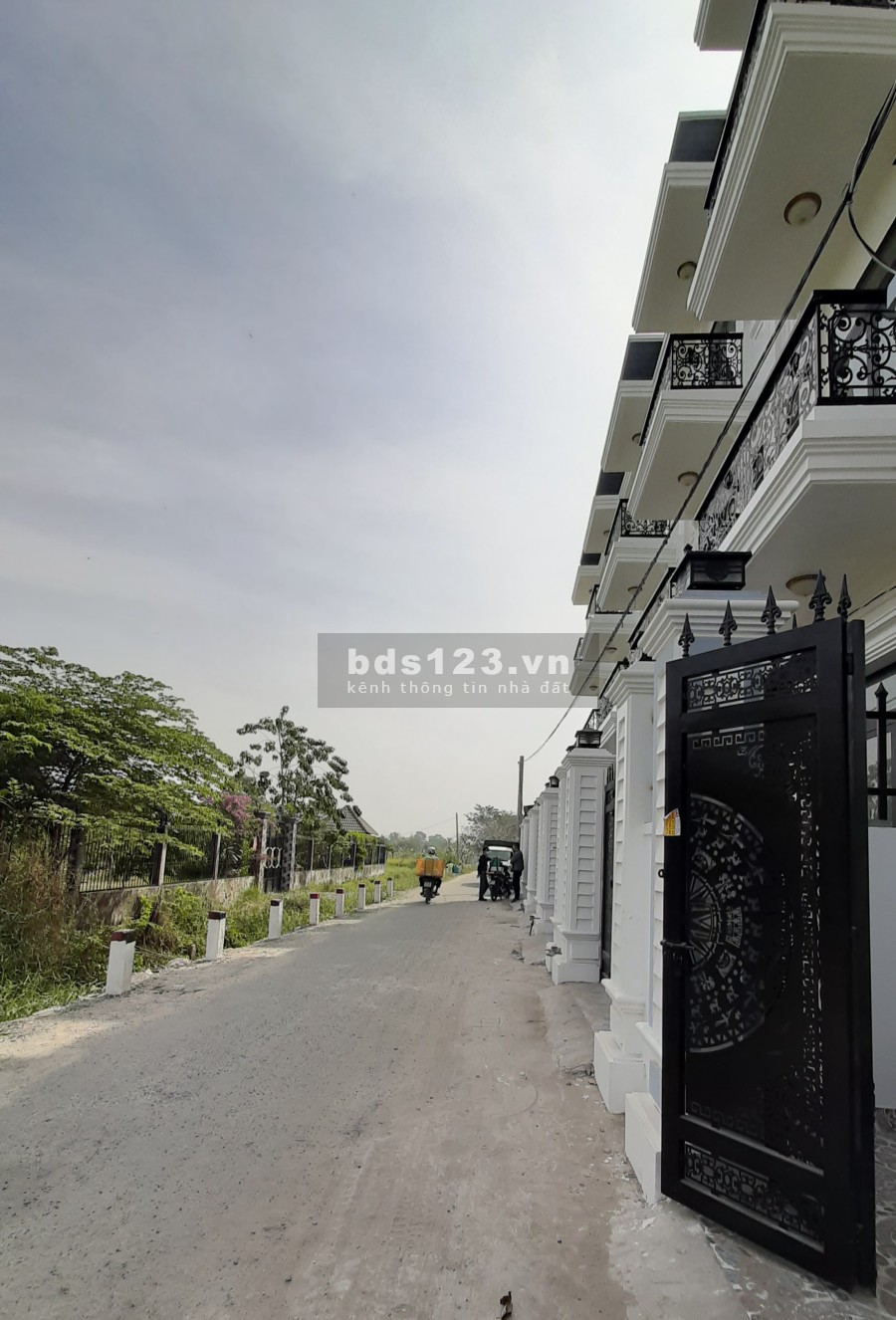 Bán nhà nguyên căn chính chủ, pháp lý rõ ràng hướng tốt, phong thuỷ tốt, góc 2 mặt tiền