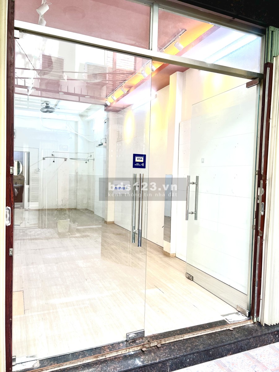 Cho thuê mặt bằng đường Phạm Ngọc Thạch, Võ Thị Sáu, Quận 3 giá 12 triệu/tháng, thương lượng
