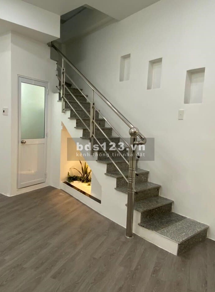 Bán nhà Ni Sư Huỳnh Liên, diện tích sử dụng 23m2, nhà rộng đẹp giá rẻ, giá bán 2 tỷ 74