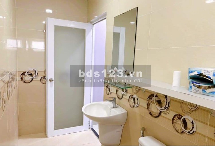 Chính chủ cần cho thuê căn hộ Oriential Plaza Âu Cơ 78m2 2PN 2WC nhà đẹp dọn vào ở ngay