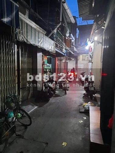Nhà giá rẻ hẻm xe ra vào thoải mái 1/ Bạch Vân Quận 5 diện tích 23m2 giá bán 3.5 tỷ, lhcc