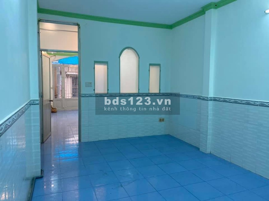 Nhà giá rẻ diện tích sử dụng 64m2 giá chỉ 6,4ty hẻm 1 xẹt Lạc Long Quân P5 Quận 11