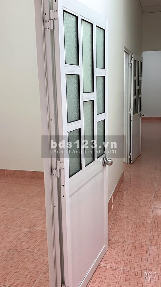 Nhà giá rẻ diện tích sử dụng 64m2 giá chỉ 6,4ty hẻm 1 xẹt Lạc Long Quân P5 Quận 11