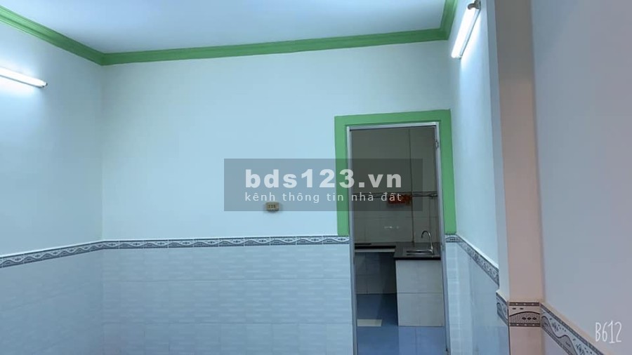 Nhà giá rẻ diện tích sử dụng 64m2 giá chỉ 6,4ty hẻm 1 xẹt Lạc Long Quân P5 Quận 11