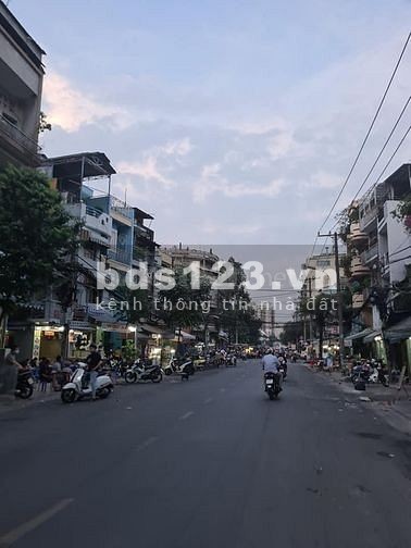 Nhà giá rẻ hẻm xe ra vào thoải mái 1/ Bạch Vân Quận 5 diện tích 23m2 giá bán 3.5 tỷ, lhcc