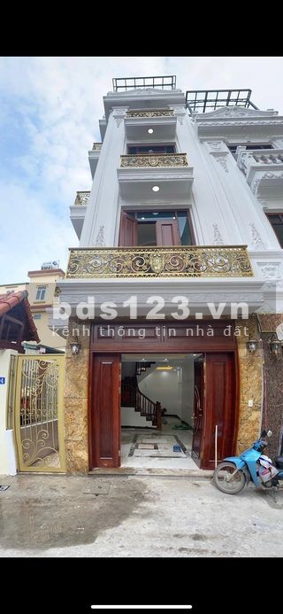 Bán gấp, bán nhanh nhà Tân Mai Quận Hoàng Mai dtsd 70m2 đúc 5 tầng giá 7,6 ỷ (Ao Sào)