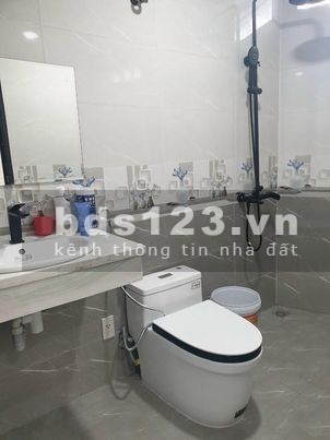 Bán gấp, bán nhanh nhà Tân Mai Quận Hoàng Mai dtsd 70m2 đúc 5 tầng giá 7,6 ỷ (Ao Sào)
