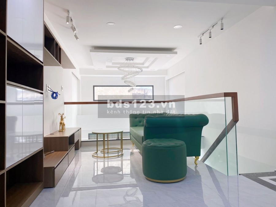 Bán nhà nguyên căn Phạm Văn Đồng Quận Gò Vấp, giá 2.5x tỷ, thương lượng, tiện đầu tư