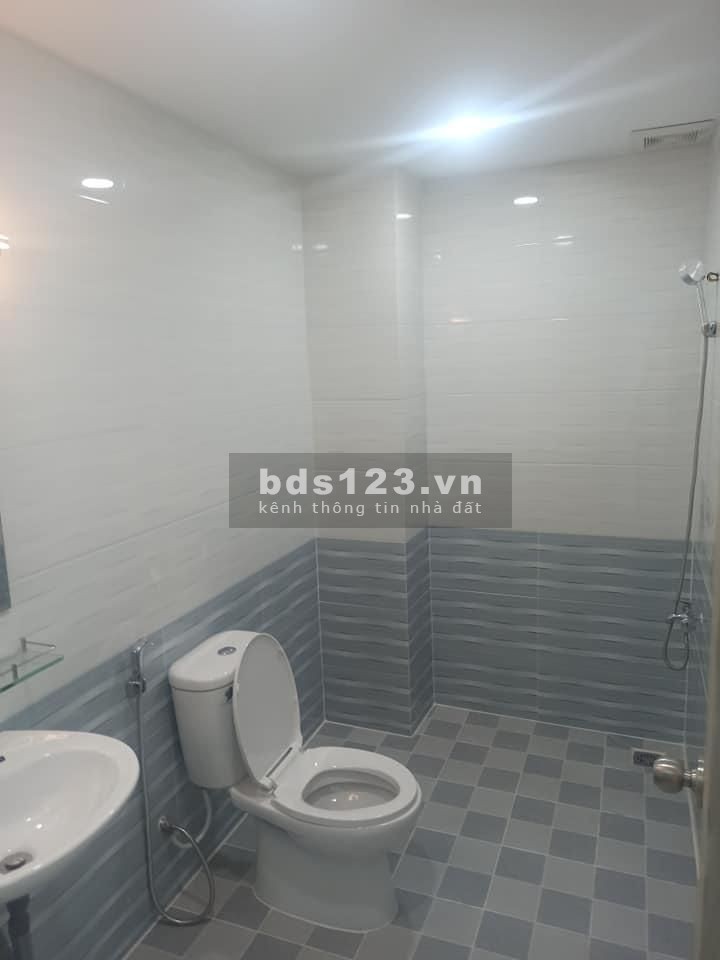 Bán nhà Cực đẹp Tân Hòa Đông diện tích sử dụng 70m2 3 tầng hẻm xe hơi giá chỉ 5,2 tỷ