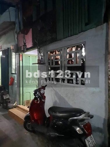 Nhà giá rẻ hẻm xe ra vào thoải mái 1/ Bạch Vân Quận 5 diện tích 23m2 giá bán 3.5 tỷ, lhcc