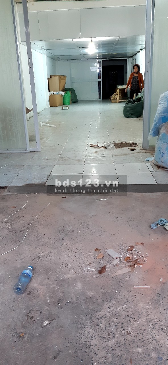 Nhà nguyên căn trống suốt diện tích sử dụng 5*30 1 trệt 1 lầu cho thuê giá 15 triệu/tháng