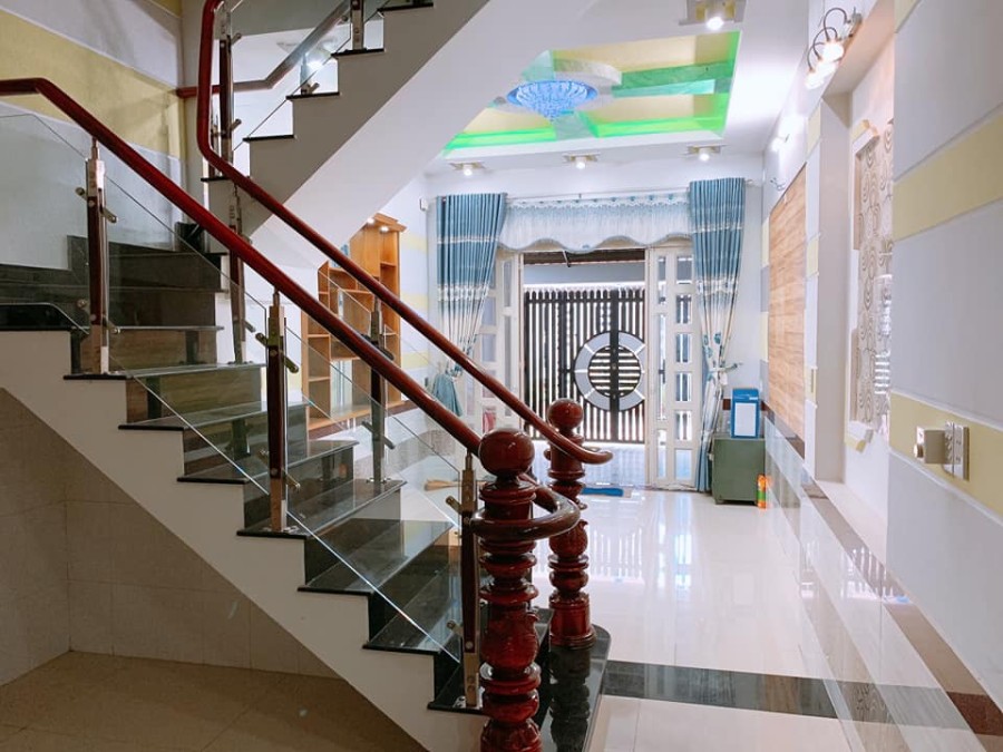 Bán nhà mới MT Lê Thị Riêng, phường Thới An, quận 12. Sổ đẹp như Ngọc Trinh, ngang 4M. Giá 5 tỷ 50.