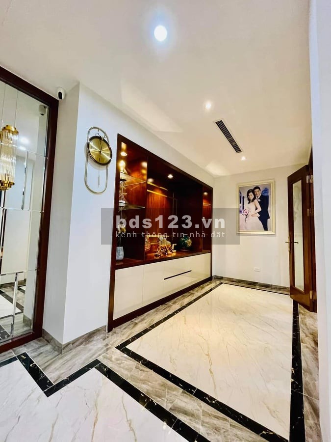 Siêu phẩm Lê Trọng Tấn, đúc 5 tầng thiết kế Châu Âu, mặt tiền rông, vị trí hiếm, giá 8 tỷ