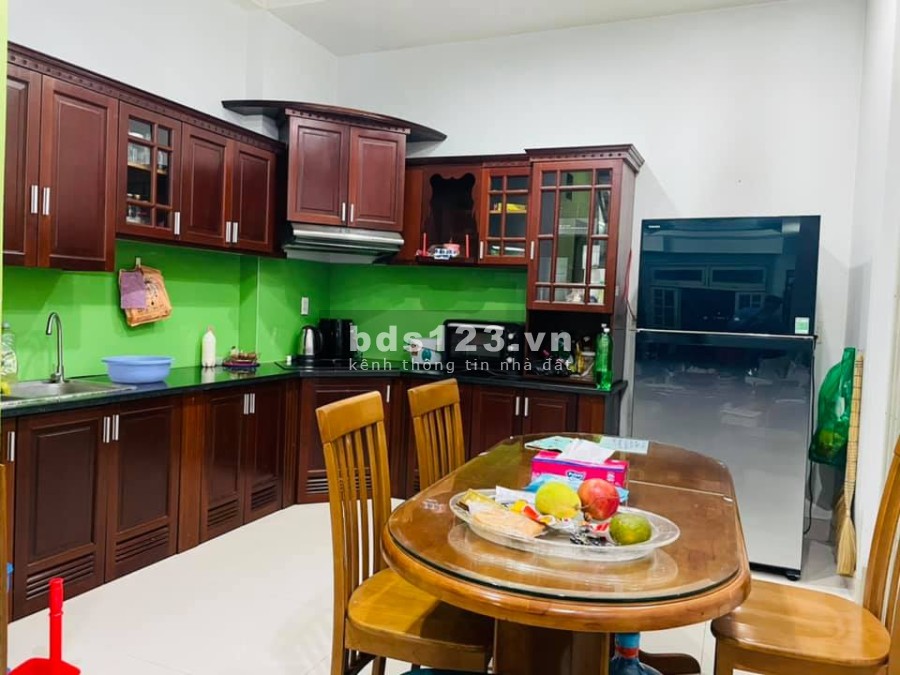 (Bình Thạnh)Bán nhà đẹp, Nguyễn Xí ngay Vincom Plaza, diện tích 60m2, đúc 4 tầng, giá 8 tỷ