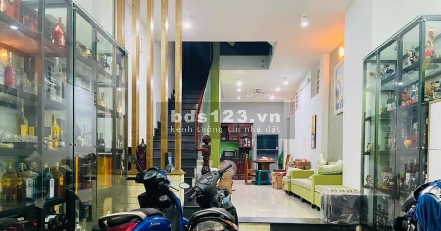 (Bình Thạnh)Bán nhà đẹp, Nguyễn Xí ngay Vincom Plaza, diện tích 60m2, đúc 4 tầng, giá 8 tỷ