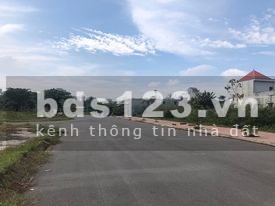 Còn 3 lô mặt tiền đường 20 m, giá rẻ gần vinhome Quận 9 gía 3.7 tỷ, sổ săn, đủ pháp lý