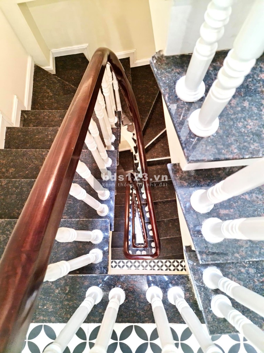 Nhà đẹp như trong tranh Mỹ Đình dtsd 38m2, nhỉnh tỷ, nội thất đẳng cấp vài bước ra ô tô