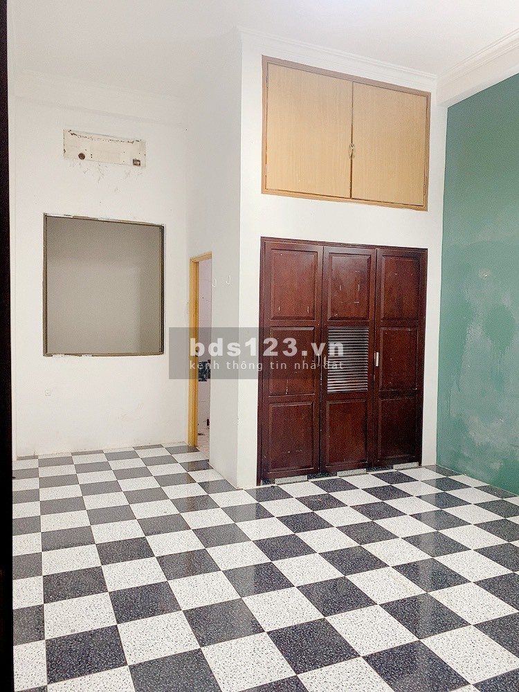 Cho thuê nhà hẻm xe hơi ra vào được 26/32 Nguyễn Minh Hoàng P12 Quận Tân Bình