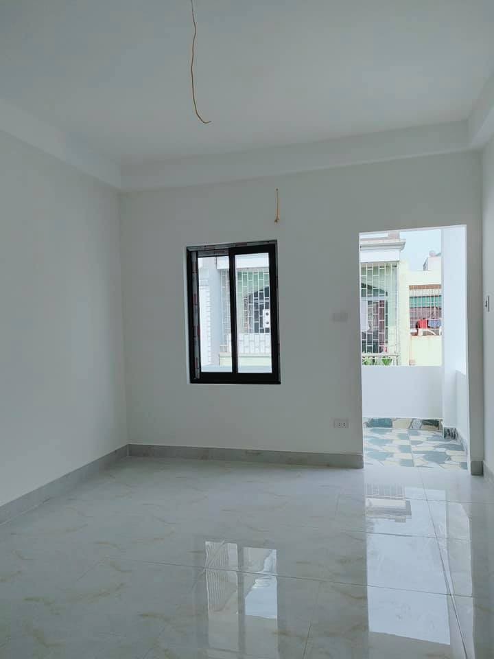 Siêu hiếm, nhà đẹp, phố Tân Mai, kinh doanh, ô tô tránh diện tích 40m2, 5 tầng, giá 6 tỷ 399