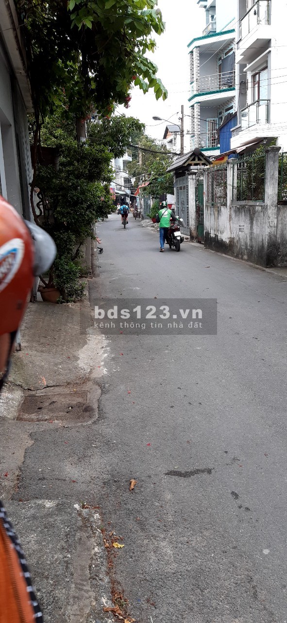 Nhà nguyên căn trống suốt diện tích sử dụng 5*30 1 trệt 1 lầu cho thuê giá 15 triệu/tháng