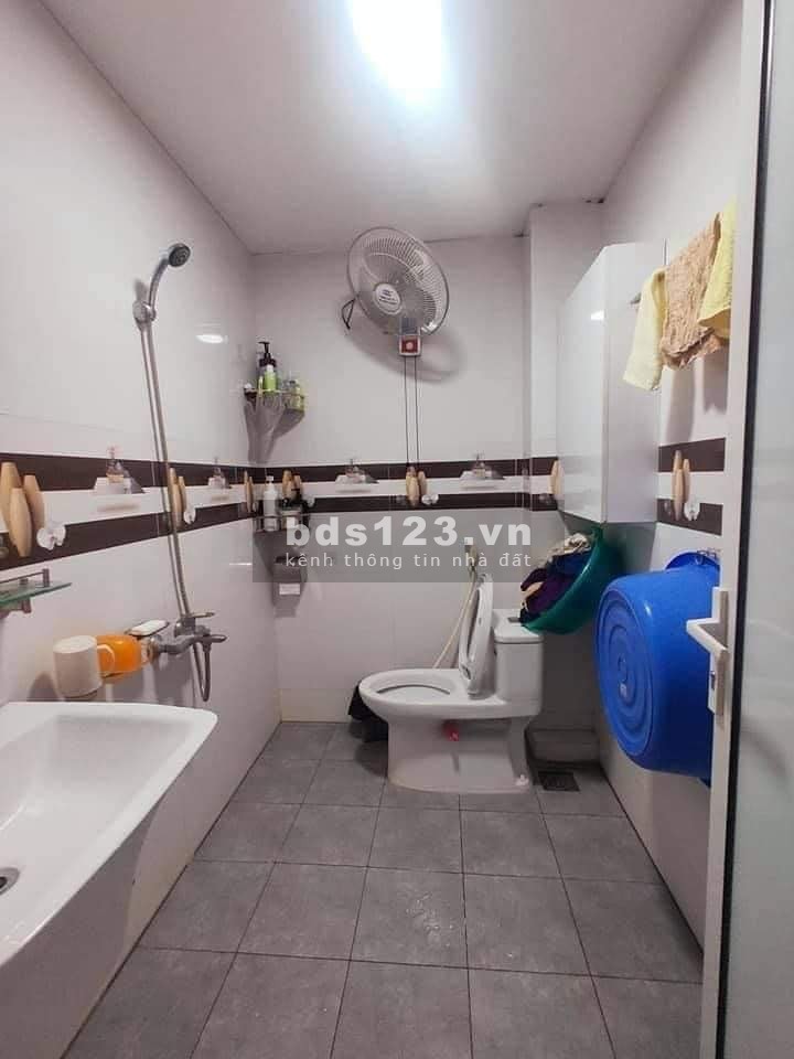 Nguyên căn đúc 5 tầng thoáng tại Mỹ Đình, mt 4,5m, ô tô vào, kinh doanh đỉnh, lô góc ngõ thông