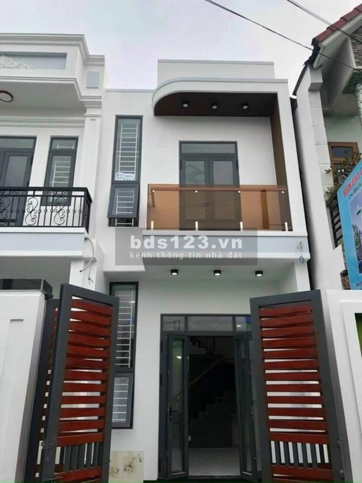 Nhà ở giá rẻ ngay mặt tiền QL1A, gần bệnh viện, trường đại học, khu công nghiệp và bến xe