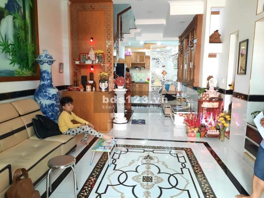 Cần bán nhà 4 lầu 64m2 hẻm 908 quang trung p8, gò vấp tphcm, hẻm xe hơi quay đầu