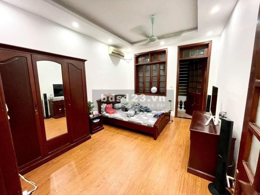 Chính chủ cần bán nhà phố Tôn Đức Thắng, 3 mặt thoáng, ô tô tránh, đúc 4 tầng thoáng