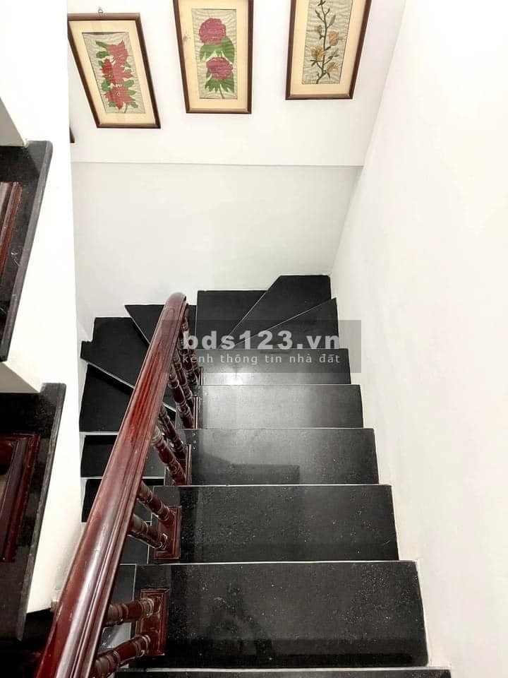 Chính chủ cần bán nhà phố Tôn Đức Thắng, 3 mặt thoáng, ô tô tránh, đúc 4 tầng thoáng