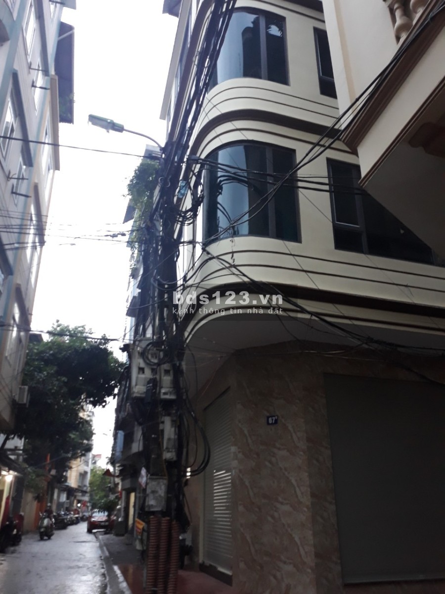 Chính chủ bán nhà phố Vũ Ngọc Phan, Quận Đống Đa, thang máy, ô tô vào nhà, giá 13,5 tỷ, dt 50m2