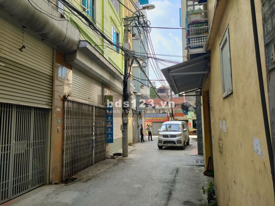 Bán nhà nguyên căn Mễ Trì, diện tích 42m2, 4 tầng đúc ngõ ô tô kinh doanh sầm uất, khu dân cư