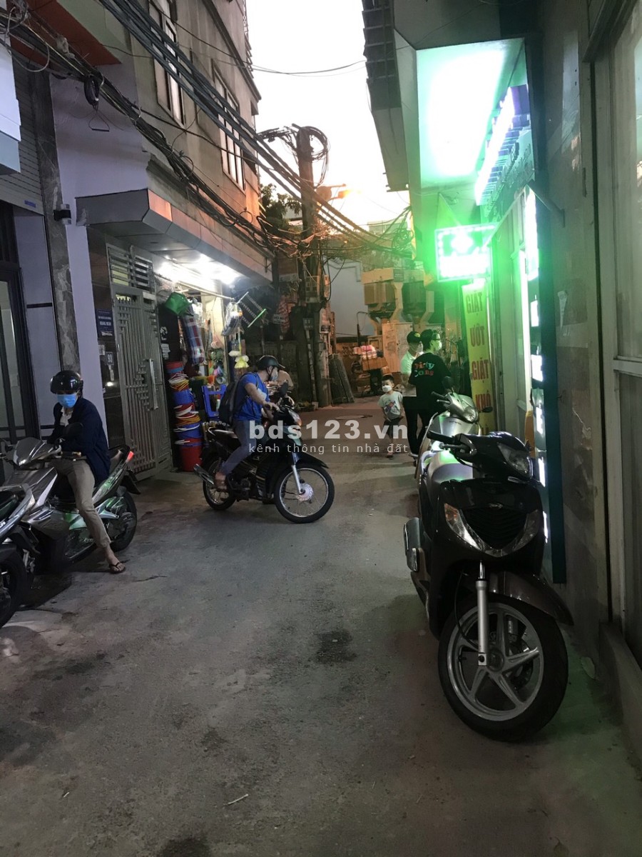 Bán nhà nguyên căn Mễ Trì, diện tích 42m2, 4 tầng đúc ngõ ô tô kinh doanh sầm uất, khu dân cư
