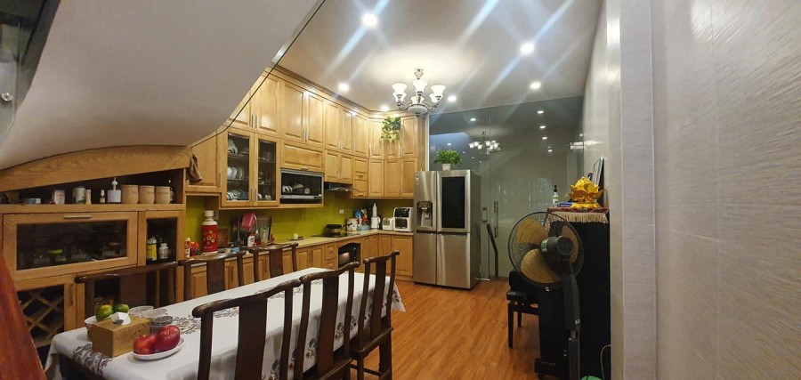 Bán nhà nguyên căn chính chủ khu phân lô Hoàng Quốc Việt dtsd 67m2 đúc 5 tầng giá 10 tỷ