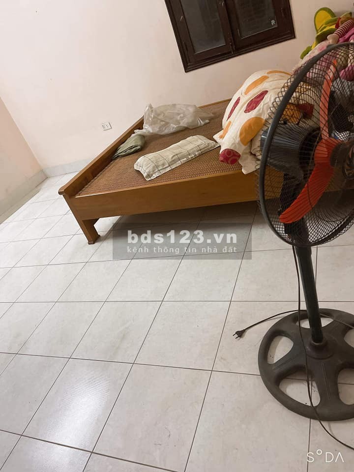 Cách Lê Hồng Phong 20m, ô tô tránh, kinh doanh sầm uất, song song chợ Tản Đà, đúc 4 tầng