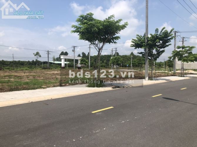 Bán gấp đất tái định cư Định Hiệp Bình Dương, lô góc gần chợ, khu công nghiệp, dân cư hiện hữu