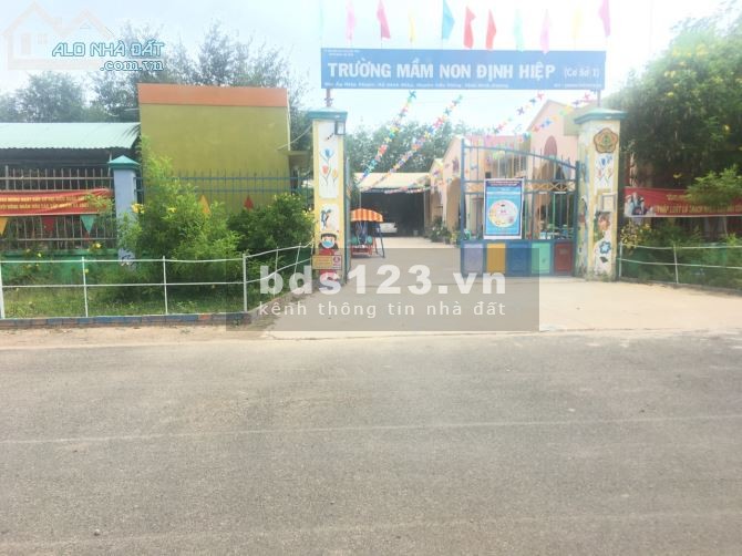 Bán gấp đất tái định cư Định Hiệp Bình Dương, lô góc gần chợ, khu công nghiệp, dân cư hiện hữu