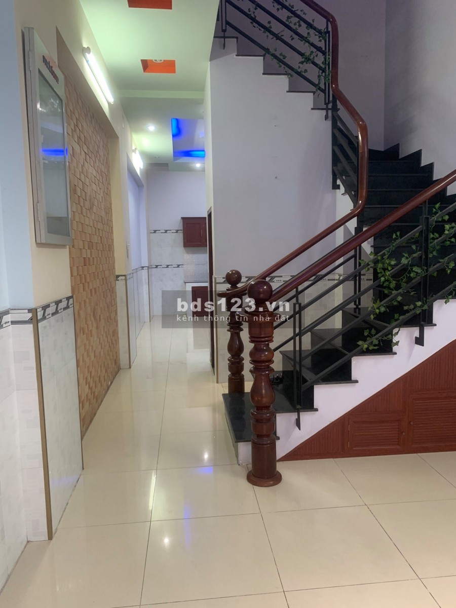 (Gò Vấp)Nhà đẹp, gấp bán, vị trí sát mặt tiền, Nguyễn Thái Sơn, dtsd 48m2, 3 tầng, gi 5.18 tỷ