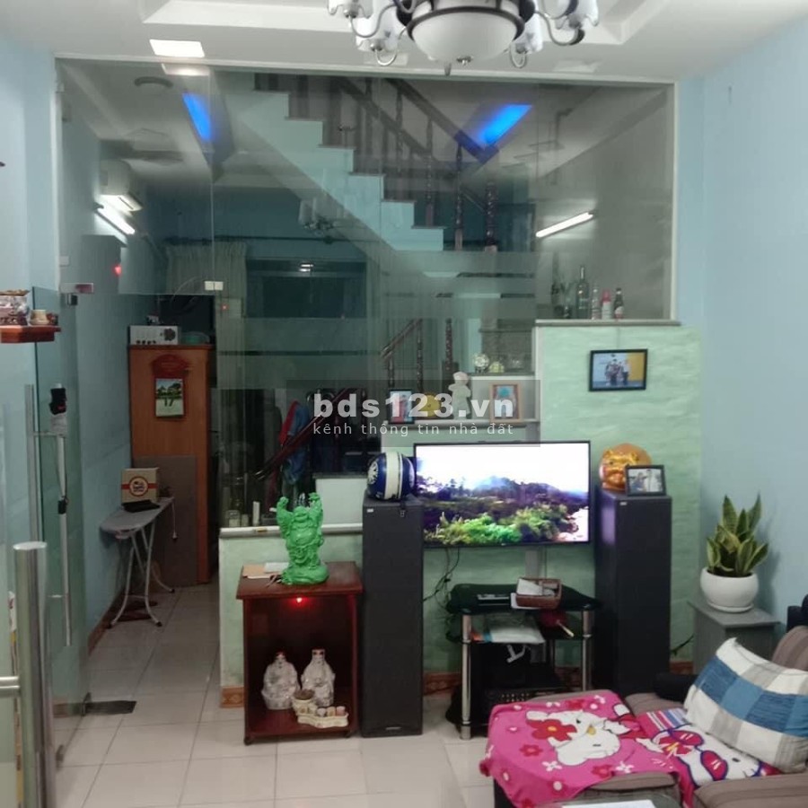 Bán gấp nhà đường Thống Nhất, P11, Gò Vấp, 2 lầu, diện tích 70m2, giá bán 4.7 tỷ sổ hồng riêng