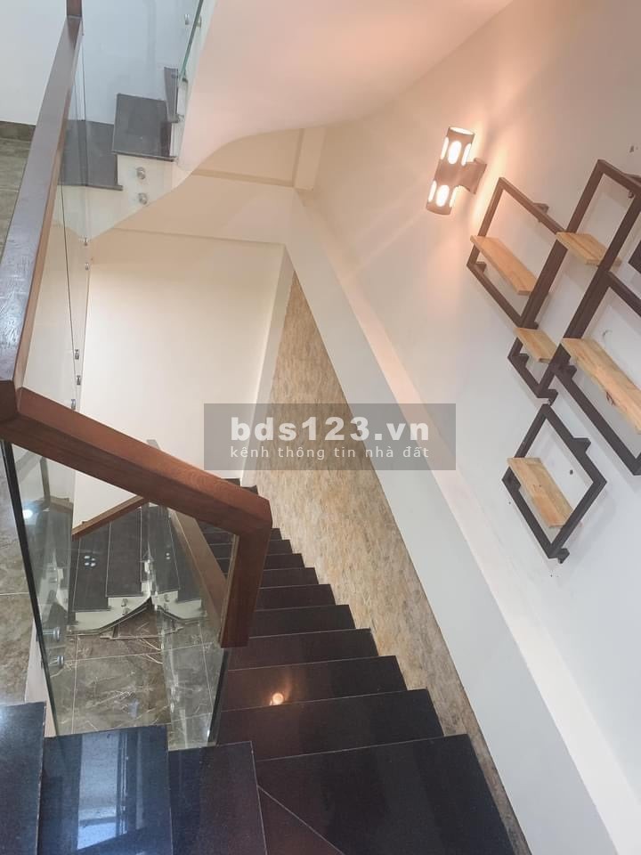 Bán nhà nguyên căn cực đẹp Quận Ba Đình, rất gần Lott chủ tự xây tâm huyết để ở, lhcc