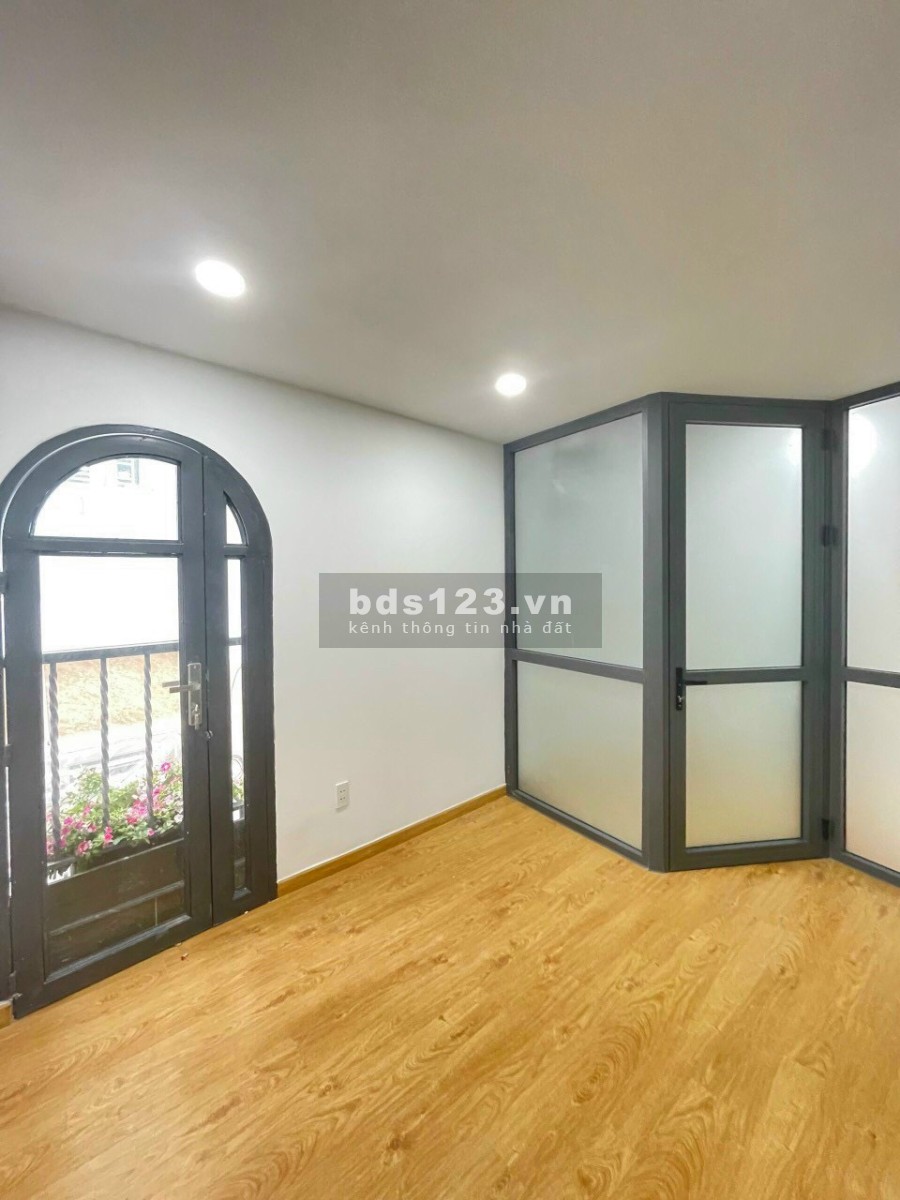 Bán nhà Thanh Đa, hiện đại sang trọng, hàng hiếm kiếm đâu ra, 1 trệt, 2 lầu đúc kiên cố