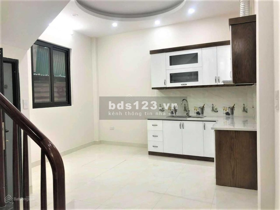 Chính chủ cần bán nhà 5 tầng đúc 6 phòng ngủ, full nội thất hiện đại, giá bán 2.5 tỷ, lhcc