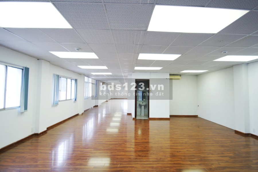 Văn phòng cho thuê 51 Võ Văn Tần, Quân 3 diện tích sử dụng 100m2 giá cho thuê 39.5 triệu