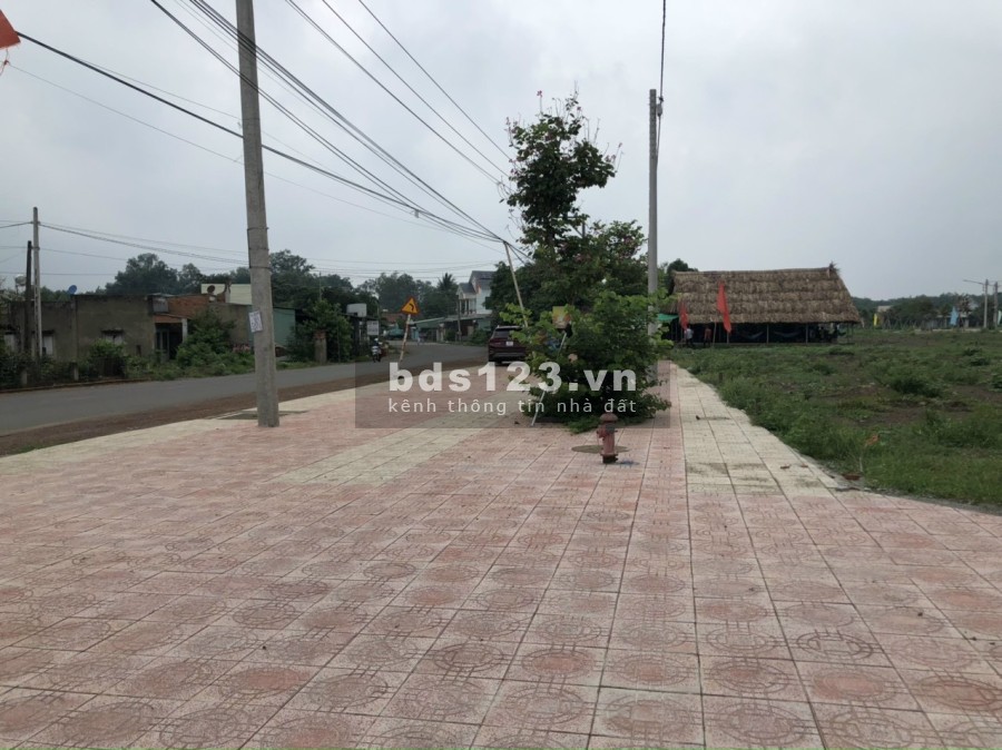 Đất ngộp sau dịch ngân hàng giải ngân, pháp lí chính chủ, bàn giao đầy đủ giấy tờ, khu dân trí