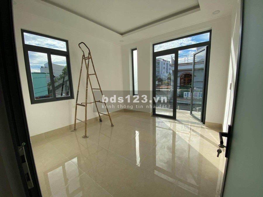 Nhà đẹp Phú thủy Phan Thiết mặt tiền bê tông, ngân hàng hỗ trợ vay 50% lh 0855540789