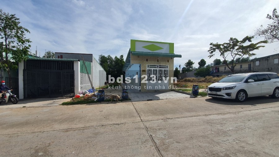 Bán dãy trọ kín phòng trong khu chợ dân sinh như hình liên hệ 0967745969, giá tốt tiện đầu tư
