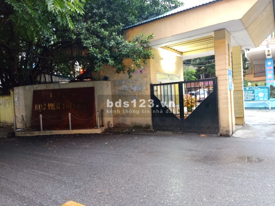 Bán nhà trọ sinh viên 4 tầng Cổng Học Viện Tài chính dtsd 60m2 lô góc ô tô vào nhà
